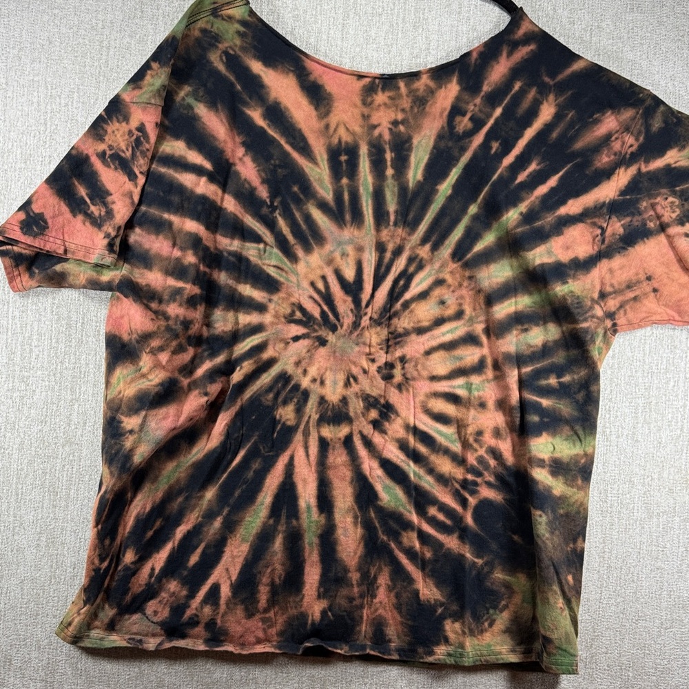 Wicked Off The Shoulders Black Tie Dyed Play Graphic T-Shirt 3XL NWOT - Picture 7 of 10